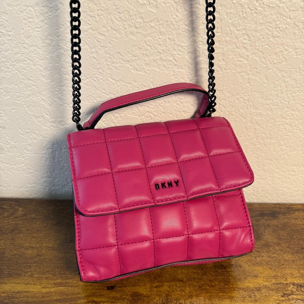 DKNY Quilted Crossbody Bag Womens Small Pink Black Chain Strap Faux Leather